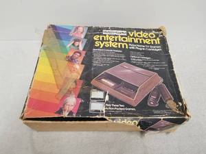 lot 10 image: Vintage Fairchild video entertainment system -
