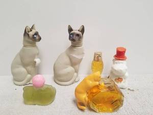 lot 117 image: Selection of Avon perfume bottles