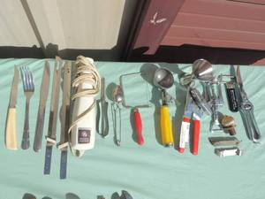 lot 33 image: Barware and Kitchenware-