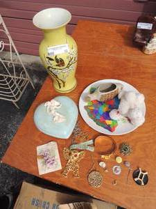 lot 52 image: Misc.- Porcelain vase, fish planter, poodle paperweight, blue heart, trinket box with costume jewlery