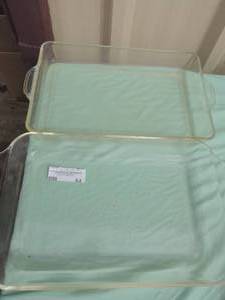 lot 64 image: 2 Anchor Hocking fire king 3 qt. casserole dishes