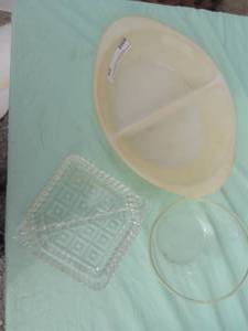 lot 66 image: Glass decor bowl relish dish 1 qt. glass bake dish yellow