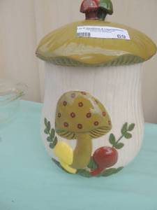 lot 69 image: Arnelis 1971 ceramic cannister with mushrooms