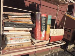 lot 77 image: Misc. lot of cook books and recipes- better homes and gardens, betty crockery, fabulous food and more