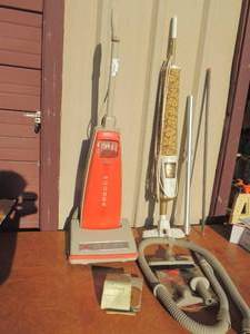 lot 79 image: Hoover vacume dial-a-matic with automatic power drive with hose extendable tube and 4 cleaning attachments in original hoover bag  plus Master craft 2 speed broomvac by fingerhut and wardrobe bar