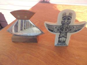 lot 101 image: KIANA Alaskan tribal art 1979 and Alaskan etched metal knife on holder