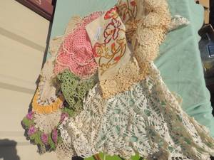 lot 112 image: Lot of doilies various types colors and sizes