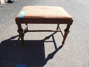 lot 23 image: Upholstered top vanity bench with structural cross bar support (matches lot 10)