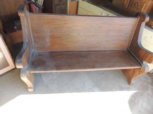 lot 1 image: Church Pew 5 foot long