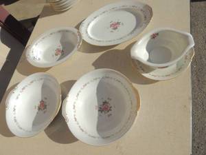 lot 130 image: Puritan China First Love Japan- gravy boat, 2 serving bowls round, 1 oblong serving bowl,  oblong and I serving plate oblong