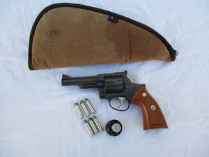 lot 1 image: RUGER SECURITY SIX-357 Magnum, Double-Action,6-Shot Revolver  With H.K.S-10 Speed Loader, 6-Rounds, Carrying Case.