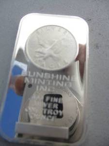 lot 14 image: ONE TROY OUNCE .999 FINE SILVER BAR BY SUNSHINE MINTING INC.