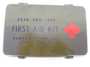 lot 28 image: Vintage-US Army General Purpose First Aid Kit Rigid Case 6545-922-1200 -Looks Complete