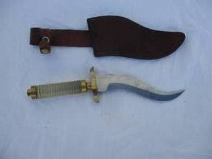 lot 98 image: CURVED FIXED BLADE HUNTING KNIFE SHEATH - BRASS AND CLEAR HANDLE, 11 OVERALL