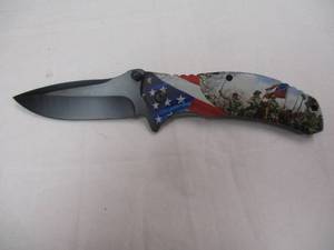 lot 61 image: NIB- CONFEDERATE FLAG  CHARGE - FINGER FLIP POCKET KNIFE WITH BELT CLIP - 4 34 CLOSED