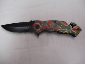 lot 71 image: NIB- C.S.A.  FLAG SPRING ASSISTED POCKET KNIFE , BELT CLIP, GLASS BREAKER, - 4 34 CLOSED