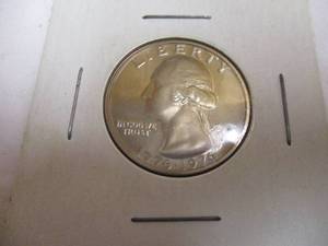lot 85 image: 1776-1976 Quarter In Collector Coin Holder