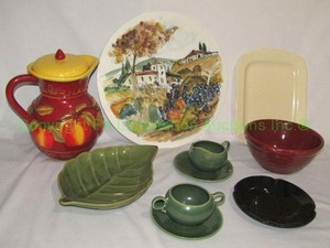 lot 134 image: Assorted vintage ceramic serving ware as shown