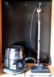 lot 1 image: BIG $$$ ITEM - RAINBOW VACUUM SYSTEM IN EXCELLENT CONDITION