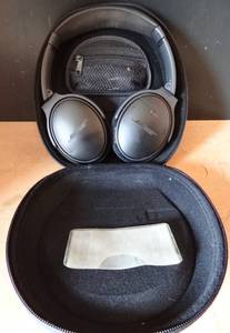 lot 8 image: Bose QuietComfort Wireless Noise-Cancelling Headphones - Black wCase