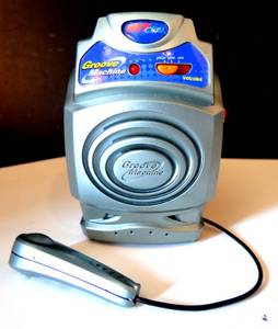 lot 42 image: VINTAGE HIT CLIPS GROOVE MACHINE