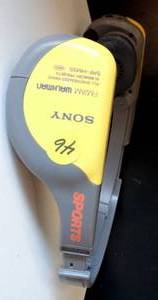 lot 46 image: VINTAGE Sony Walkman Sports SRF-HM55 AMFM Radio Yellow Headset