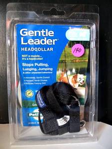 lot 140 image: PetSafe Gentle Leader Head Collar - Color Black Small up to 25 LBS