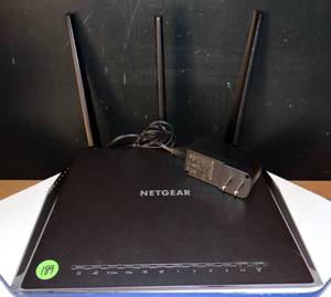 lot 189 image: NETGEAR Nighthawk R7000 AC1900 WiFi Router (R7000-100NAS) $$