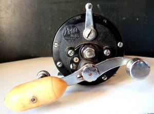 lot 202 image: Vintage PENN light Casting Saltwater Fishing Reel No.165