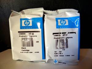 lot 207 image: UNUSEDSEALED HP 5657 BlackTri-Color Standard Yield Ink Cartridge(s) (X2)