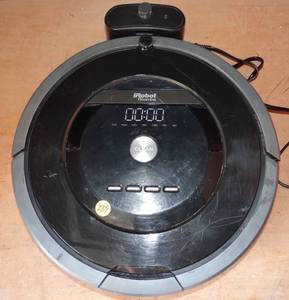 lot 239 image: NICE iRobot Roomba 880 Robot Vacuum  POWER TESTED GOOD $$$