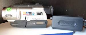 lot 251 image: Sony Handycam Vision CCD-TRV308 Video Hi8 Camcorder  Battery $$$ POWER TESTED GOOD