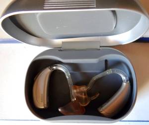 lot 284 image: PHONAK BOLERO Q90-SP BTE HEARING AIDS WCASE
