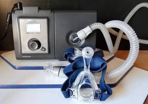 lot 290 image: ResMed AirSense 10 AutoSet with Integrated Humidifier, Hose, & Mask wStorage Bag - TESTEDWORKS $$$
