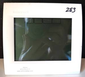 lot 293 image: Honeywell TH8321R1001 Vision pro 8000 Thermostat $$$