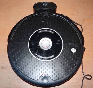 lot 299 image: iRobot Roomba 552 PET SERIES Robotic Vacuum - POWER TESTED GOOD