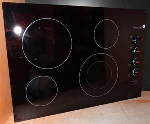 lot 301 image: FRIGIDARE ELECTRIC COOKTOP - USED GOOD WORKING CONDITION