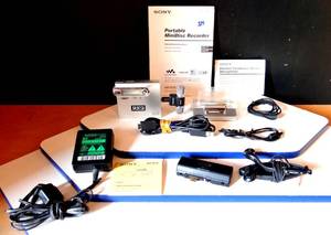 lot 329 image: BIG $$$ ITEM - Sony MZ-N10 MD PlayerRecorder Minidisc Walkman wAccessories & Manual