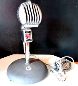 lot 345 image: BIG $$$ ITEM - Vintage Turner 33D Dynamic Microphone #22865 w Desktop Stand