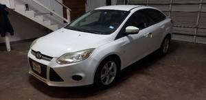 lot 13 image: 2013 Ford Focus SE, 96,196 Miles, TITLE IN HAND Clean Interior, Runs & Drives Great
