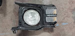 lot 73 image: 1971 Chevrolet Chevelle Driver Side Headlight Assembly
