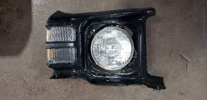 lot 74 image: 1971 Chevrolet Chevelle Passenger Side Headlight Assembly