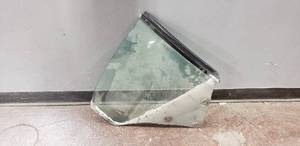 lot 79 image: 1971 Chvrolet Chevelle Passenger Side Quarter Window Glass