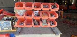 lot 121 image: 15 Bin Parts Organizer