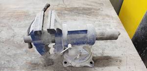 lot 129 image: Irwin Record 5 Bench Vise