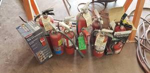 lot 133 image: Lot of 10 Fire Extinguishers
