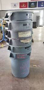 lot 141 image: Lot of 6 Brute Trash Cans
