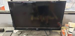 lot 146 image: Sanyo 39 TV