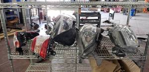lot 160 image: Lot of 4 Headlights and 2 Tail Lights