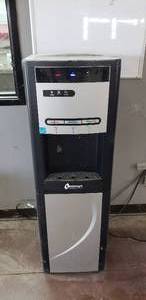 lot 176 image: WaterLogic Water Filtration Dispenser